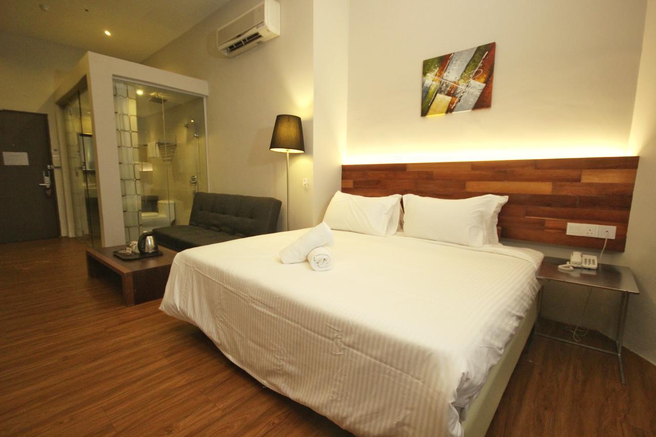 The Riverbank Hotel Kuantan Exterior foto